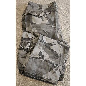 Wrangler Pants Men’s 38x32 Army Green Camouflage Regular Tapered Stretch Cargo